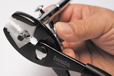 Iwata 4220 Airbrush Kit Eclipse CS - Tillman Tools
